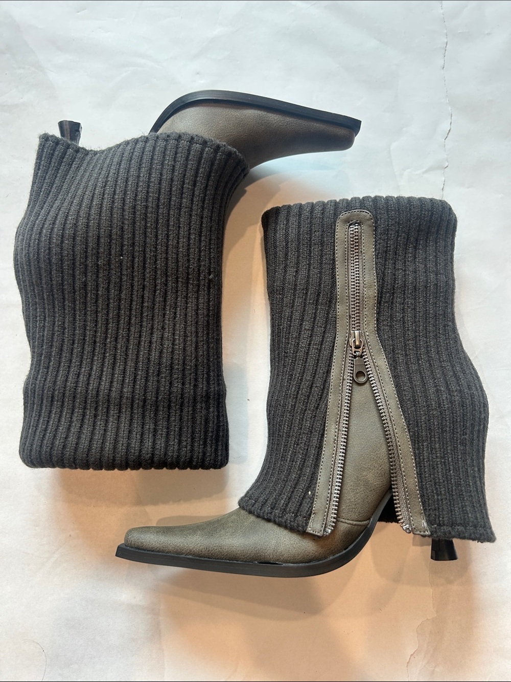 Dolls Kill generation kiss grey Pointed-Toe Knit Ankle Boots knit Side Zipper 8